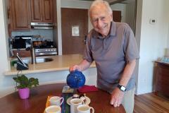 8.18.23Trudy-visiting-Dale-Edmondson-at-his-home